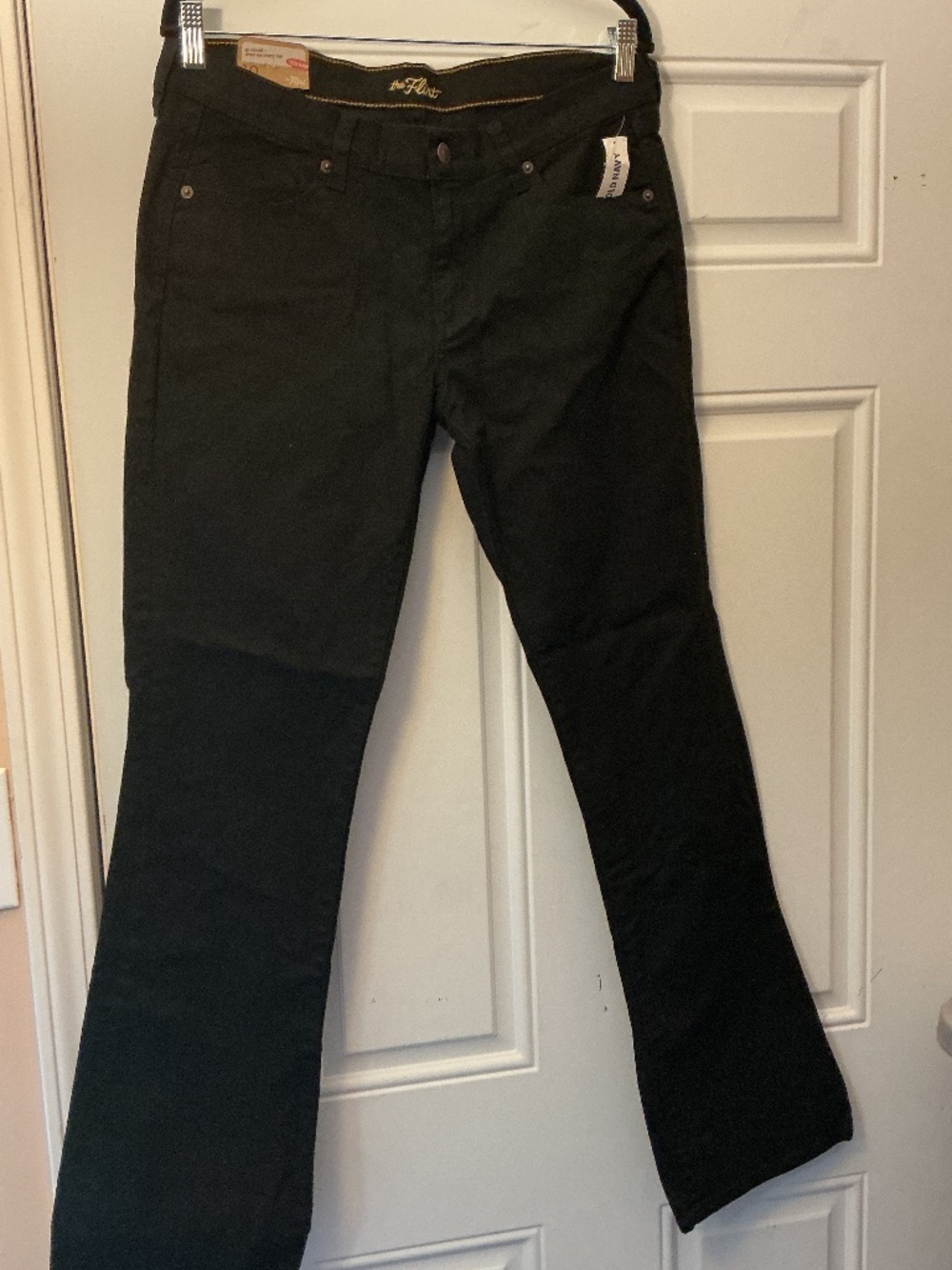 NEW WITH TAGS  Old Navy Black The Flirt BOOT CUT jeans 10 long 👖